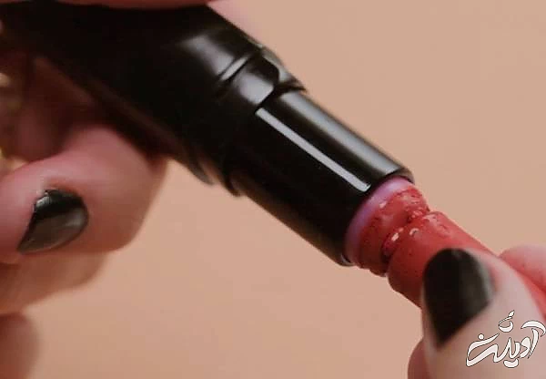 روش چسباندن رژلب شکسته چسباندن رژلب شکسته